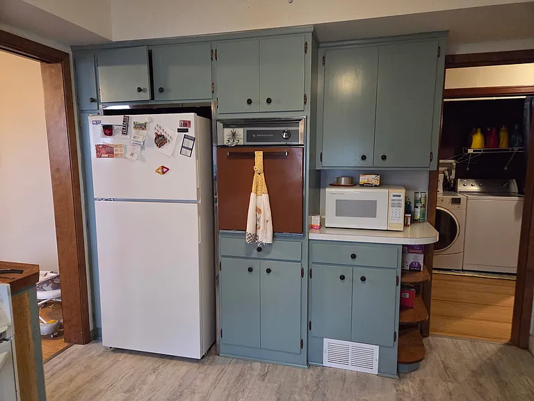 403 E 6th St #2 — Photo 9
