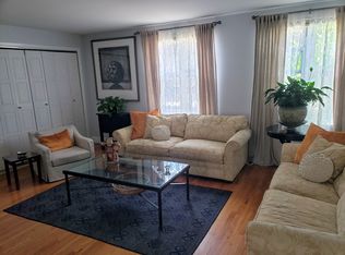 34 Hammond Pond Pkwy APT 2, Newton, MA 02467