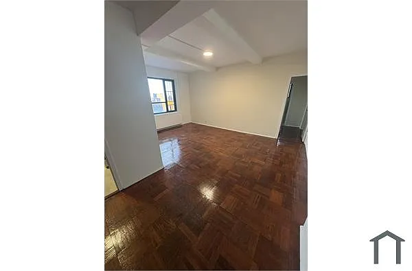 Building Photo - 1650 Metropolitan Ave