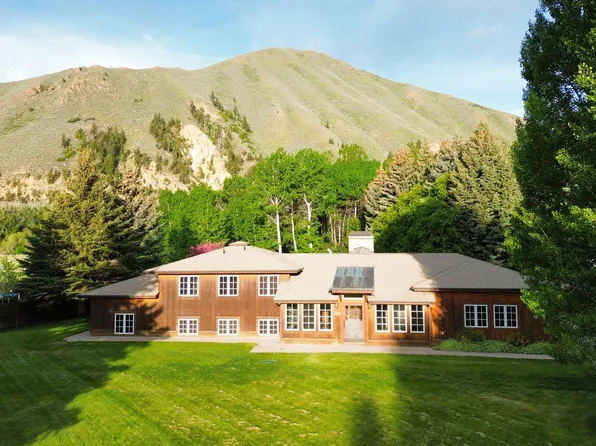 1371 Silver Star Dr, Hailey, ID 83333