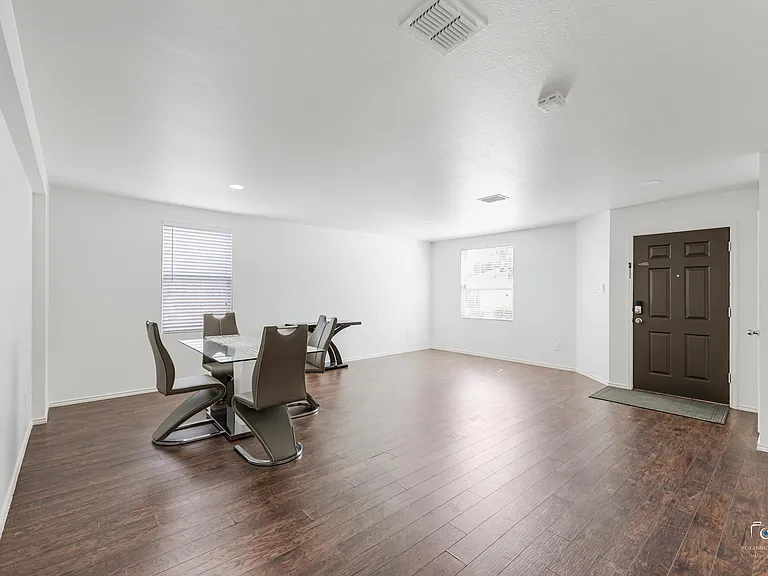 13262 Cleburne Dr — Photo 6