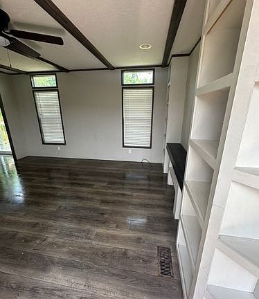5th image of 157 Quail Ct
