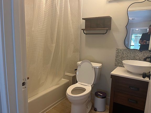 4th image of 11646 N Oak Hills Pkwy #2