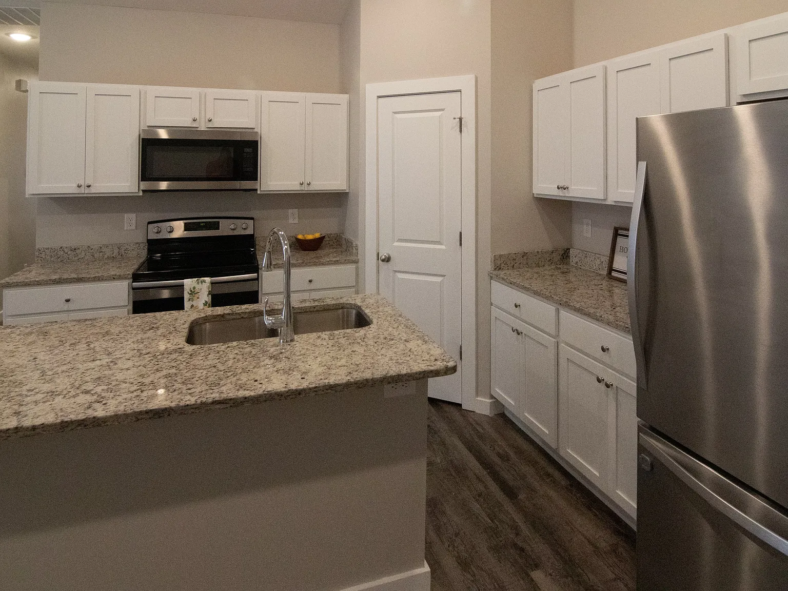 3 bed, 1312 sqft, $1,550 — Photo 2