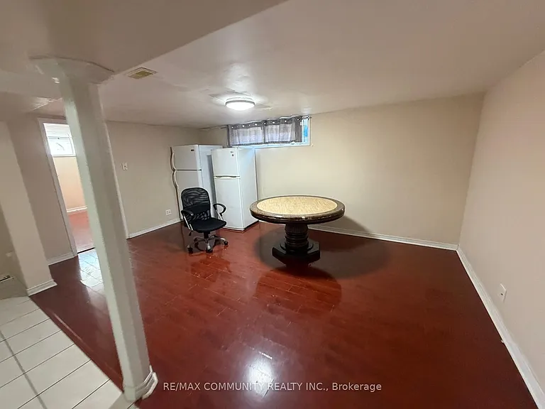 52 Grassington Cres #BASEMENT — Photo 6