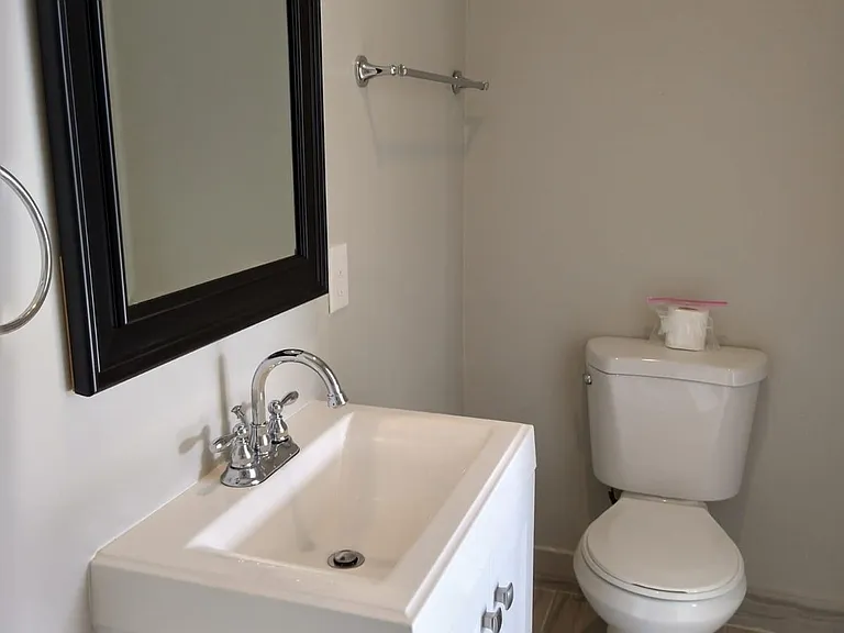 Delcrest Dr — Photo 3
