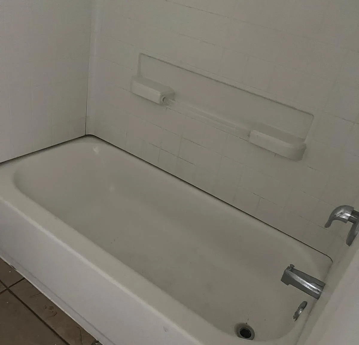 2 bed, 640 sqft, $1,300 — Photo 2