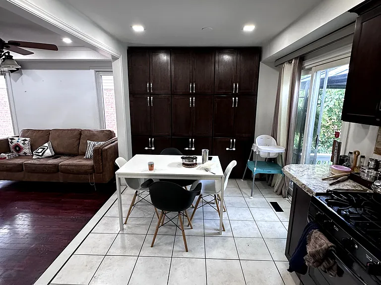4 Sunshade Pl — Photo 10