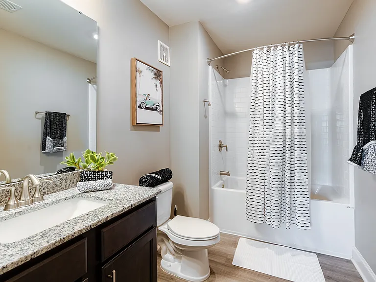 Cocoa Grand Apartments — Photo 32