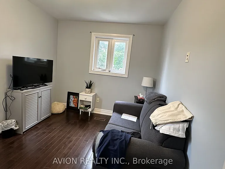 294 Warden Ave — Photo 12