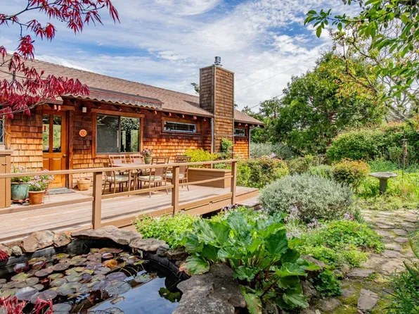 11 Holly Lane, Woodacre, CA 94973