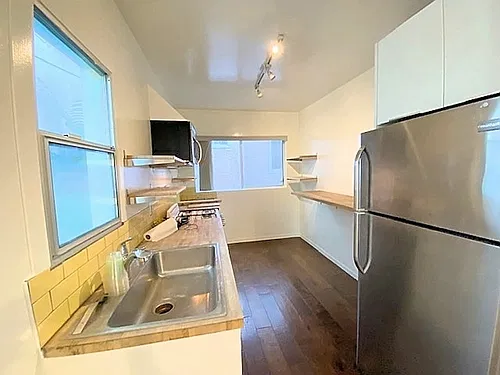 $2795/1518 1/4 Micheltorena St. Top Floor 2br, 2bth, Renovated, Washer/Dryer In Unit Silverlake A... — Photo 3