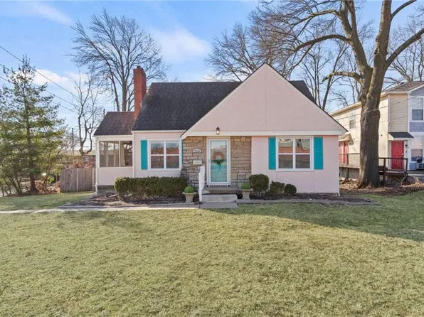 7313 W 61st St, Overland Park, KS 66202