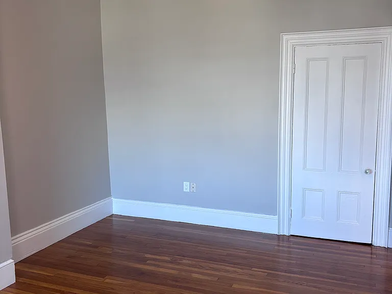 548 E Broadway #2 — Photo 10