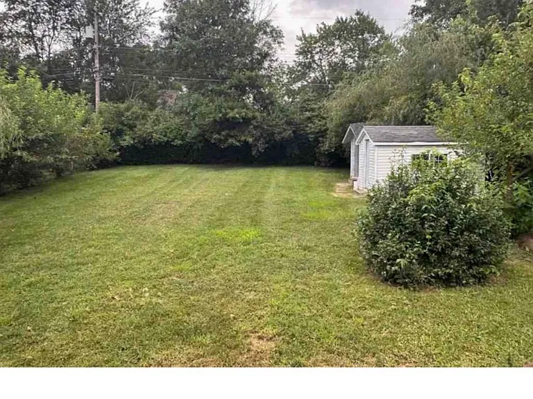 649 Leslie Dr — Photo 9