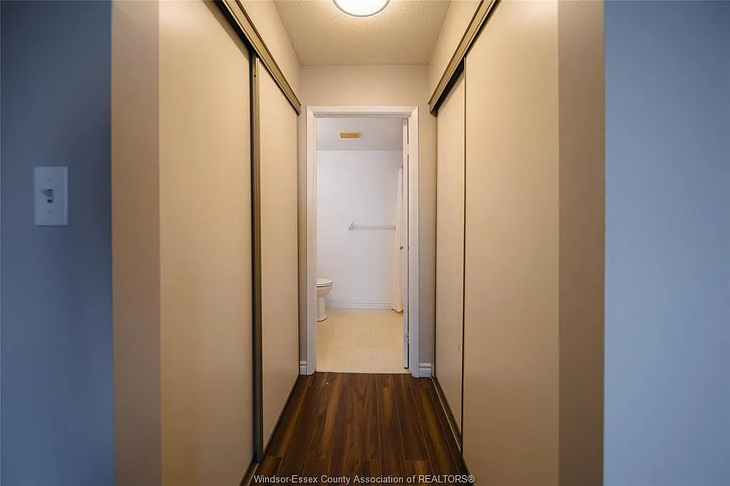 3000 Sandwich St — Photo 3