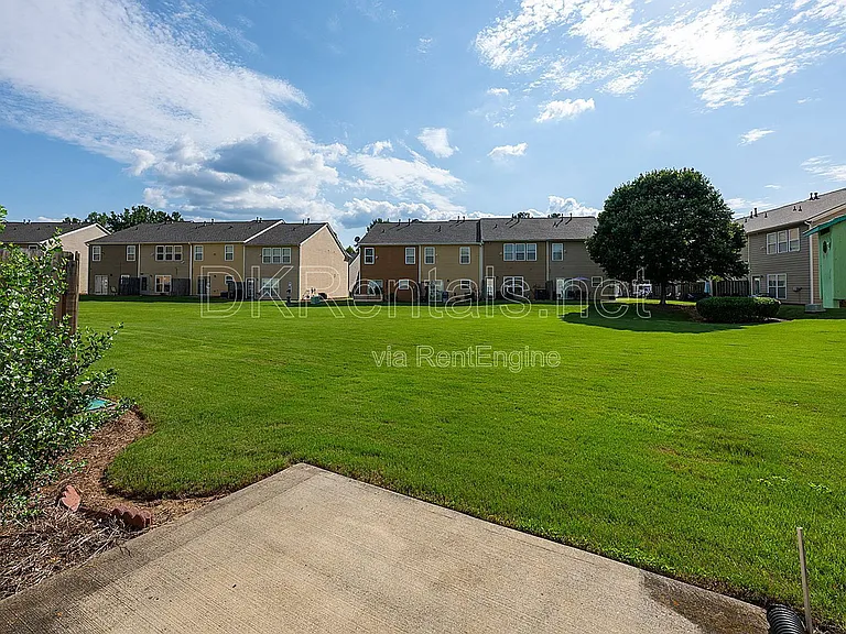 1959 Lakeshore Overlook Cir NW — Photo 11