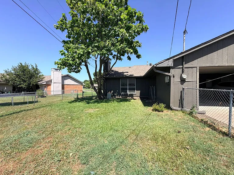 3807 William St — Photo 21