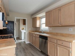 1717 N Beverly Ln, Arlington Heights, IL 60004