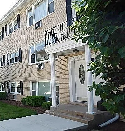 4929 N East River Rd #3A