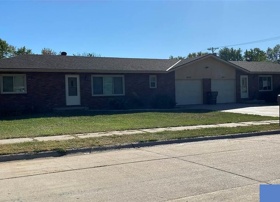 1621 1623 Irving St Beatrice NE 68310 Zillow