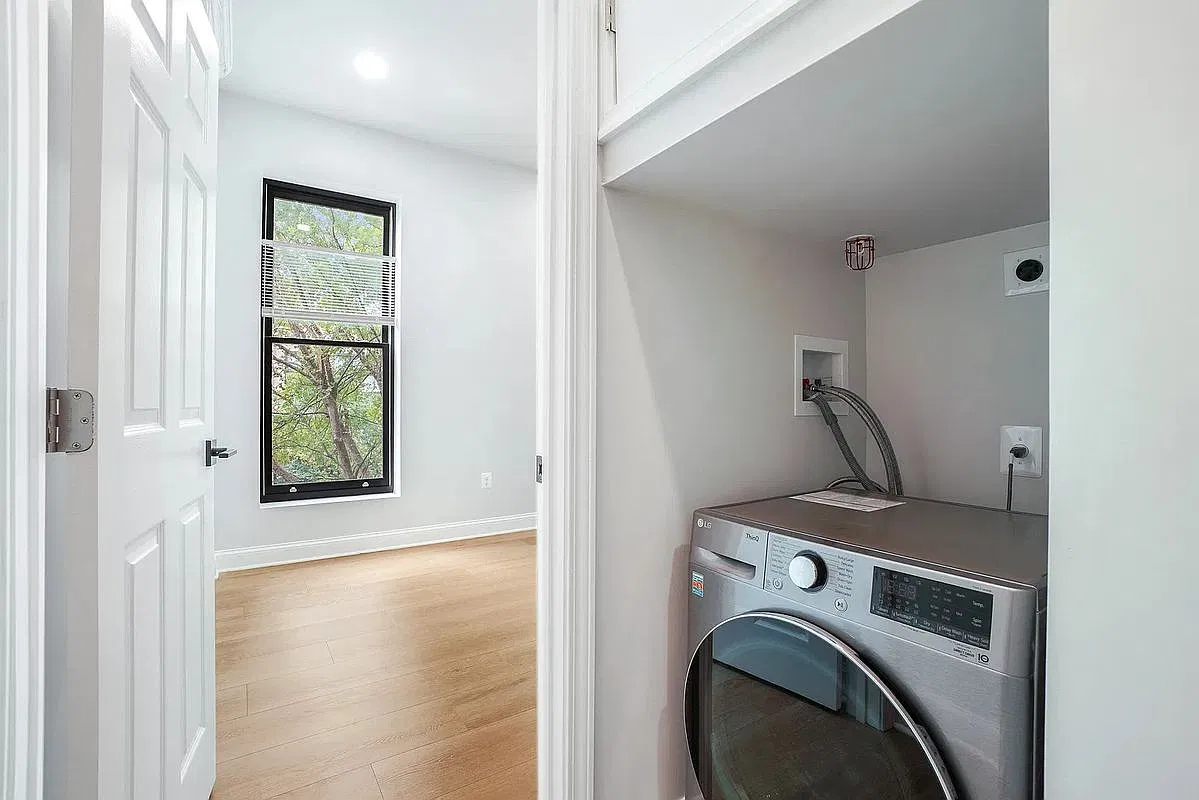 1 bed, 1.0 bath, 335 sqft, $1,300 — Photo 4