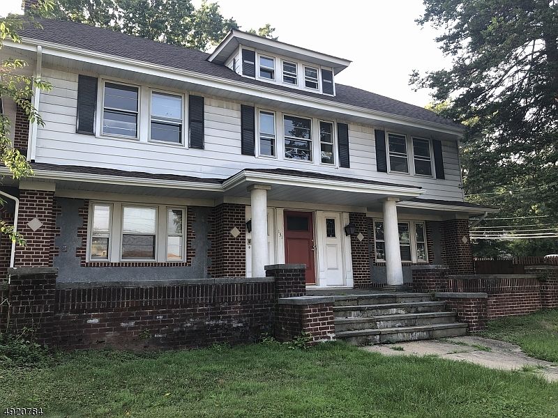 1st image of 131 Gregory Ave