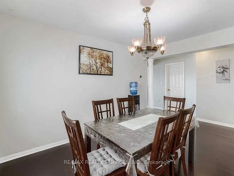 16 Ollie Ave — Photo 8