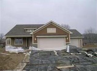 130 Deeter Dr, Clayton, OH 45315