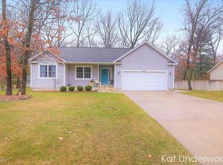 2470 Hiawatha Trl, Muskegon, MI 49445