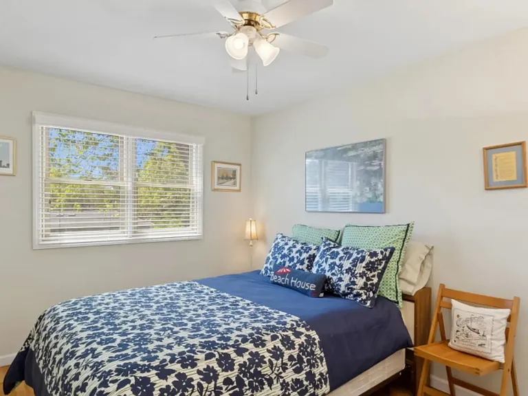 28 Middle Rd — Photo 14