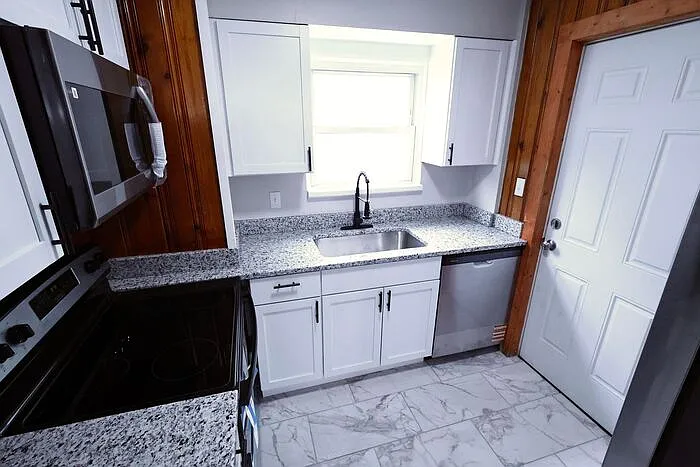1318 Arnold Ave — Photo 4
