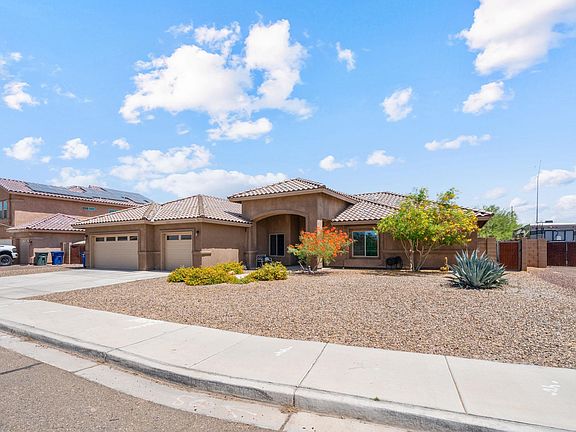 3rd image of 4557 S Cheree Dawn Ave