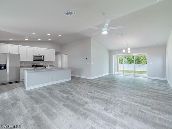 4th image of 1821 NE 3rd Court Cpe