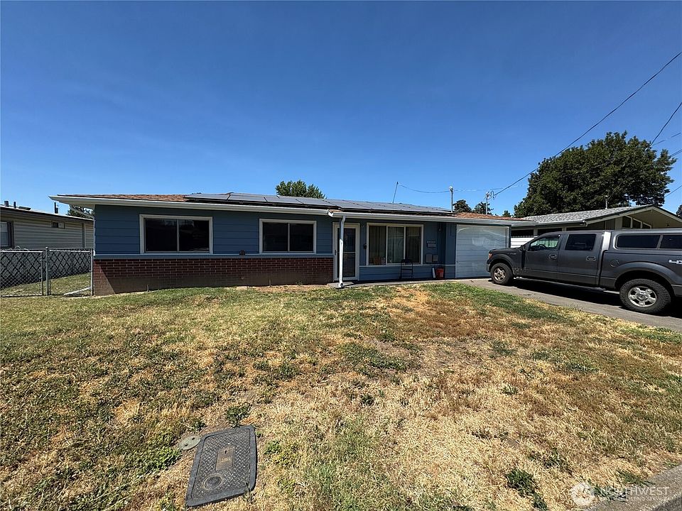 1st image of 820 SE Cedar Avenue