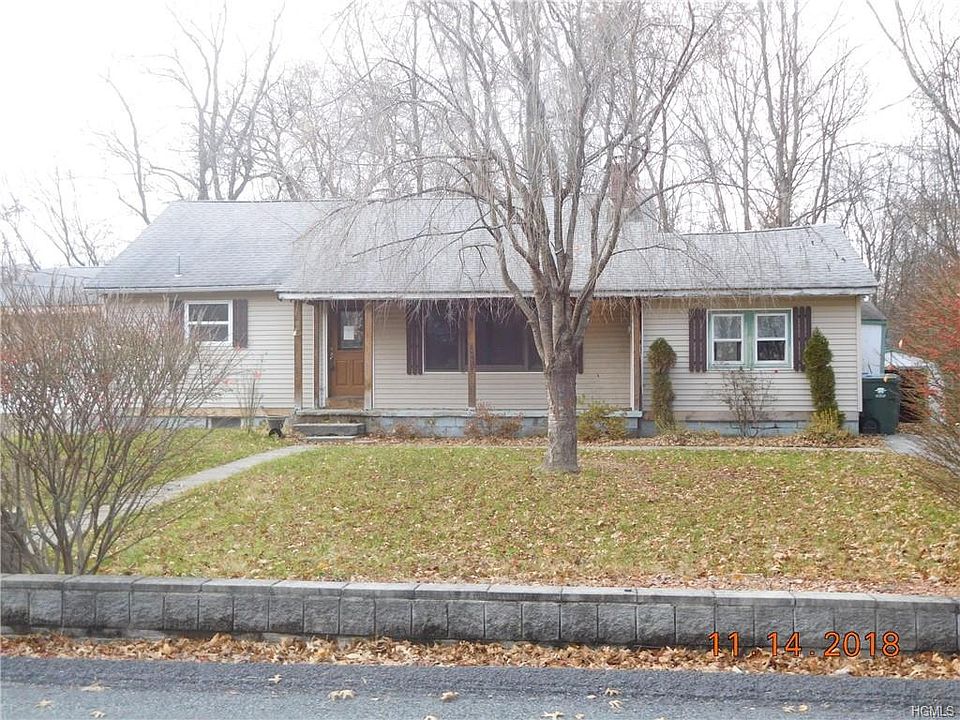 2nd image of 23 Hampton Meadows Dr