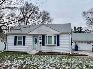 742 Riverside Dr, Battle Creek, MI 49015