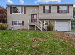 14 Ashley St, Cranston, RI 02920
