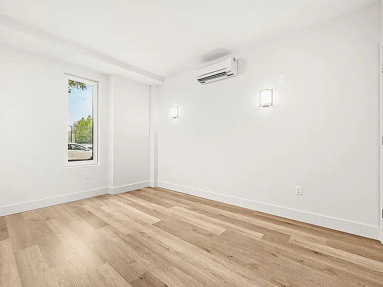 132 Willis Ave #122 — Photo 7