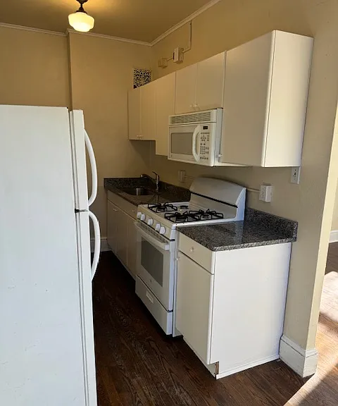 447 S Franklin St #D — Photo 3