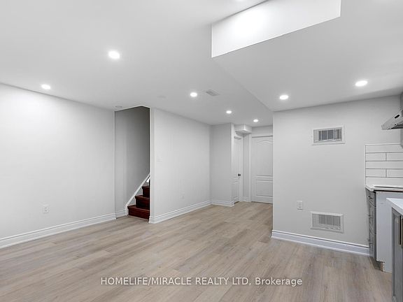 3rd image of 21 Palm Tree Rd #Basement