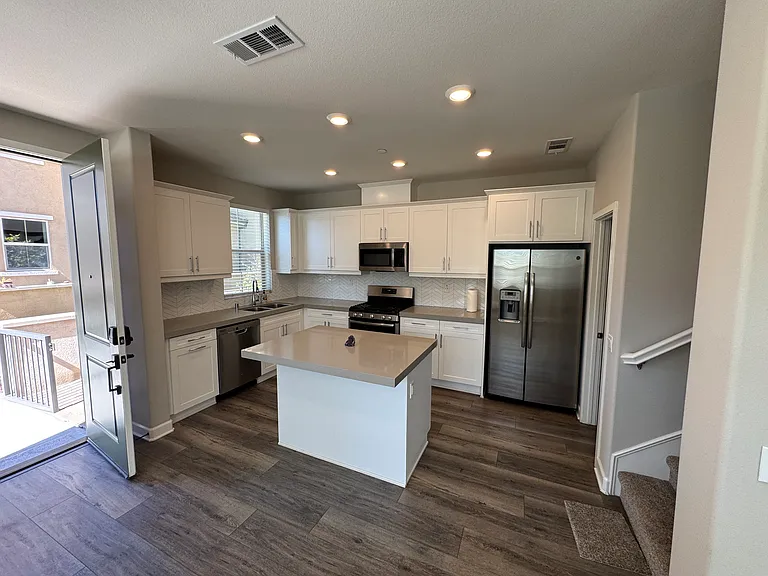 1180 Delpy View Point #1180 — Photo 21