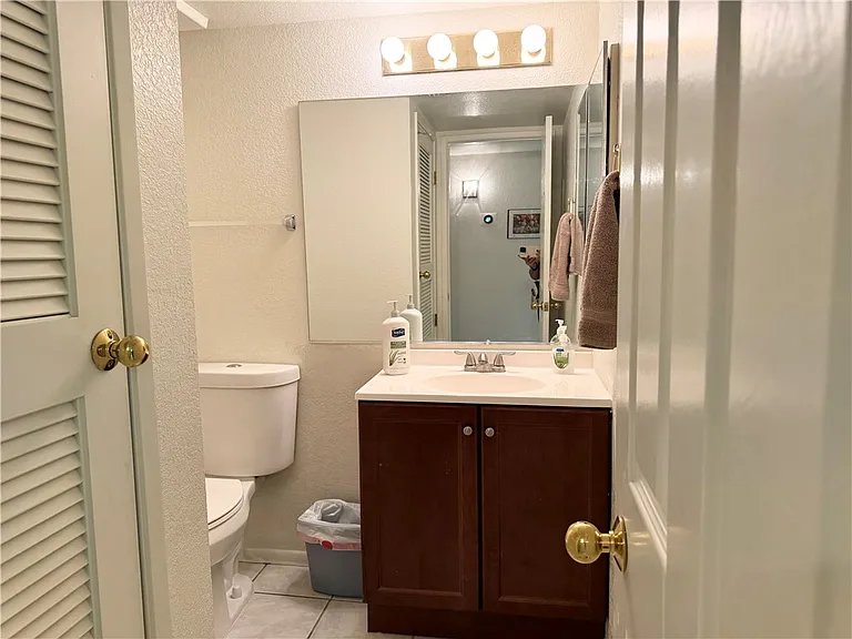 1800 Clubhouse Dr #K90 — Photo 11