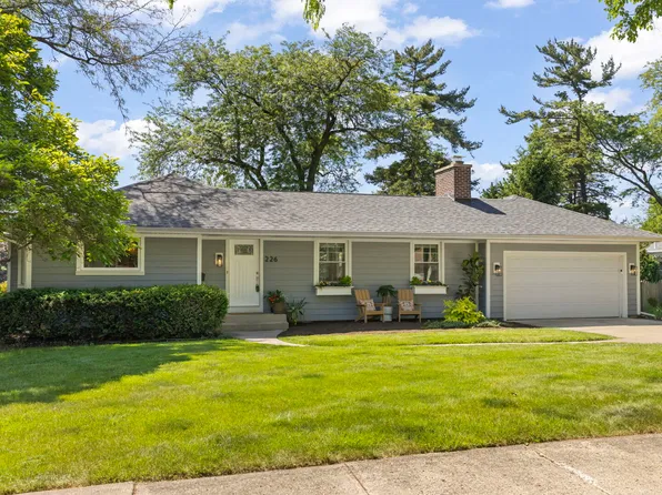 226 Woodstock Ave, Glen Ellyn, IL 60137