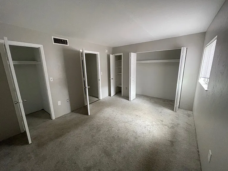 1917 Maravilla Ave #36 — Photo 7
