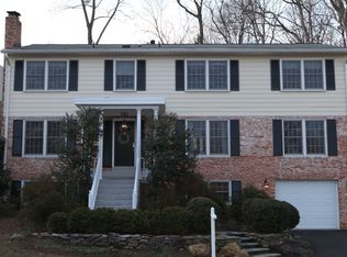 302 E St NE, Vienna, VA 22180