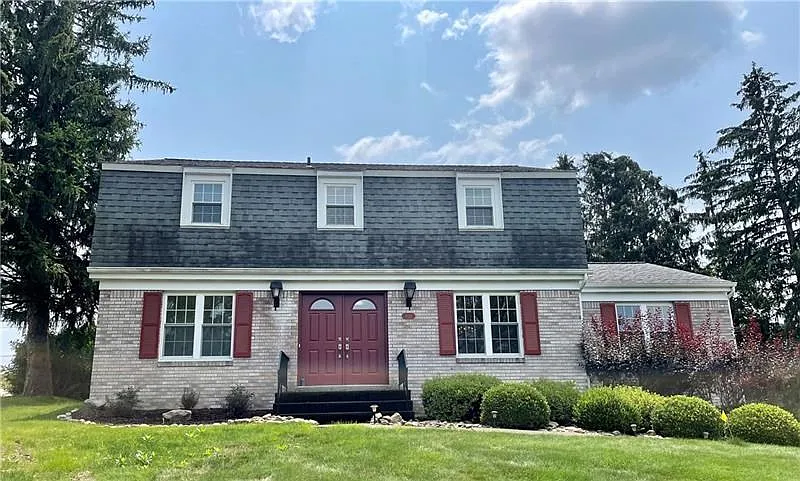 1020 Apple Hill Ln photo 1