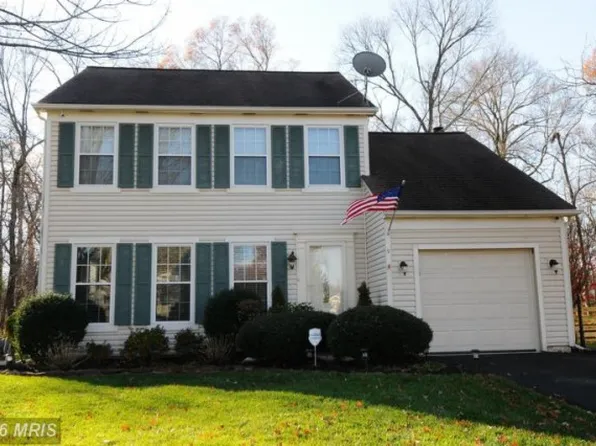 9 McPherson Cir, Sterling, VA 20165