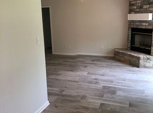 110 Tracy St, Huntsville, TX 77320