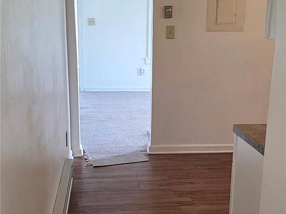5th image of 7 E Phillips St